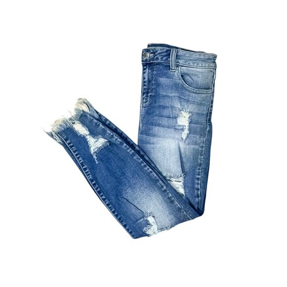 Cello- Light Wash Distressed Cut-Off Stretchy Jeans - Size 11/30 - Picture 3 of 6